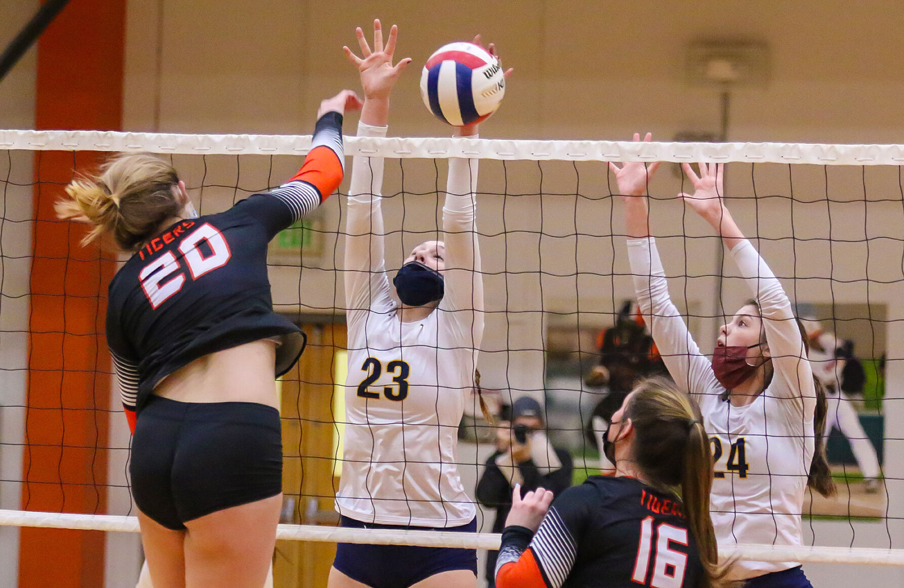 Edwardsville vs. O'Fallon girls volleyball